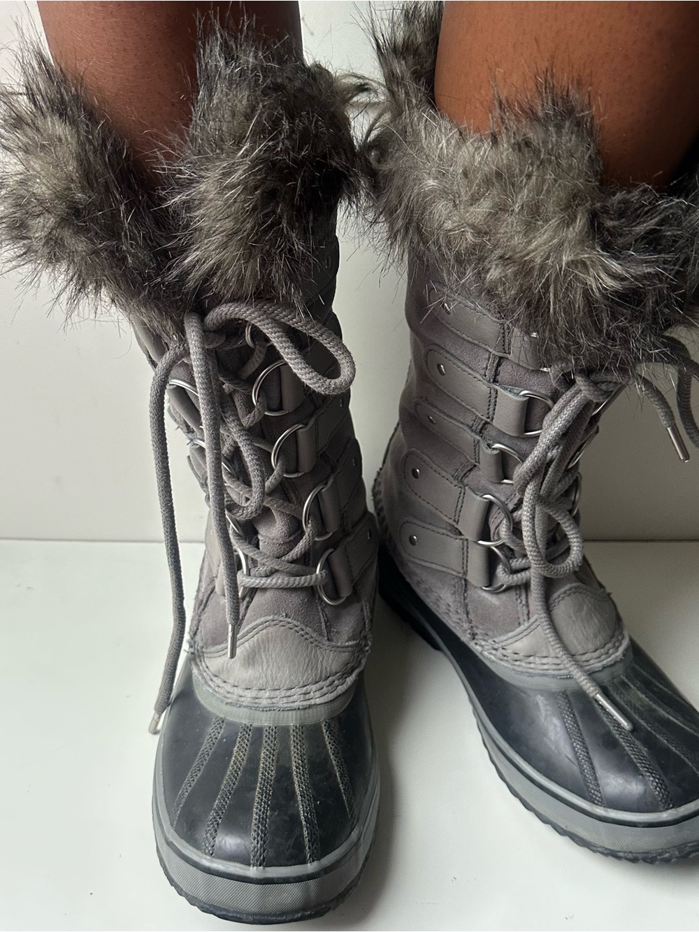 Sorel Joan of Arctic Waterproof Gray Suede Faux Fur Snow Boots Women's Size 8